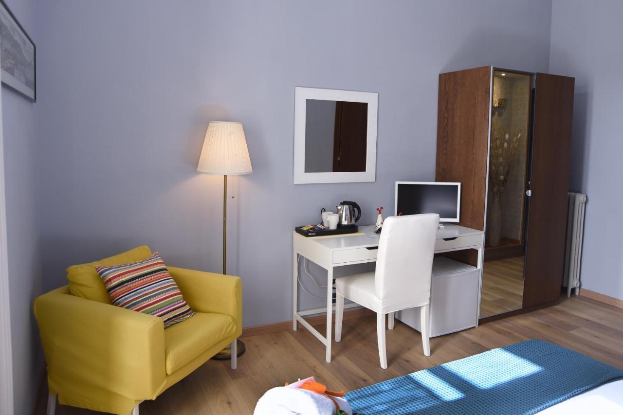 Bed and Breakfast La Dimora Luca Giordano Neapel Exterior foto